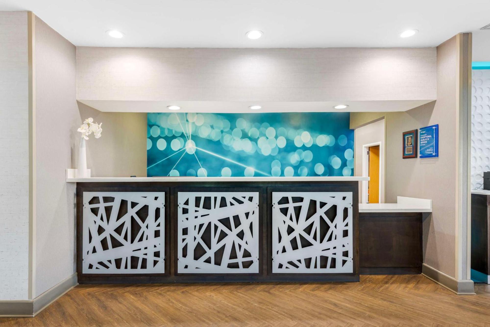 Best Western Plus Lewisville Flower Mound Exterior foto